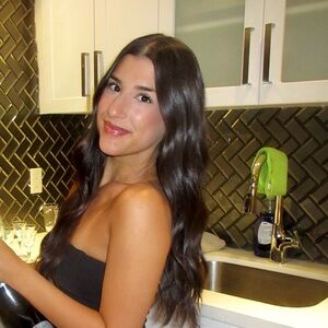 Meet your Posher, Nadia